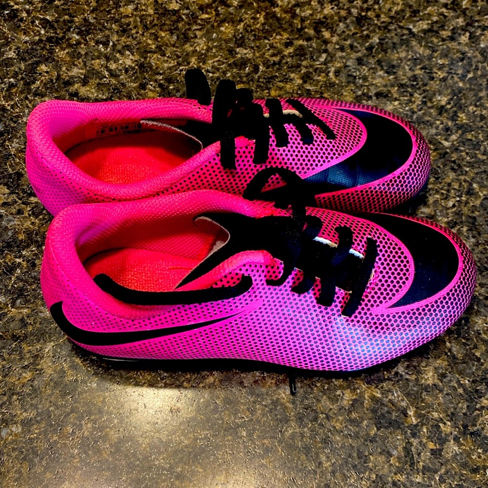 NIKE Jr. Bravata II (FG) Firm-Ground Soccer Cleat Pink Blast/Black, kids size 12 - Picture 1 of 3